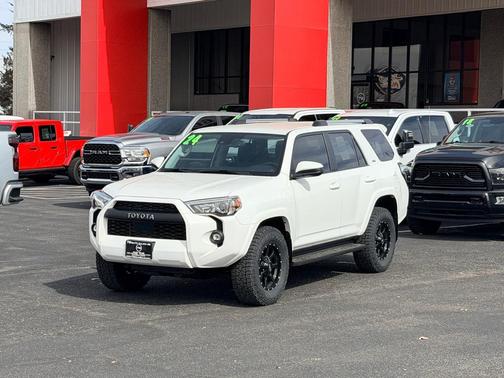 2024 Toyota 4Runner SR5