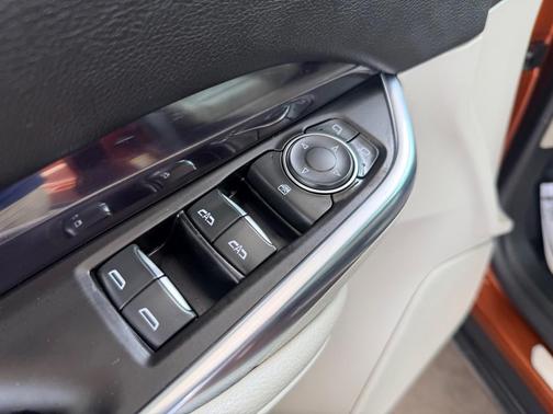 Autumn Metallic 2019 Cadillac XT4 Luxury