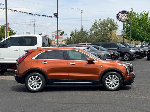Autumn Metallic 2019 Cadillac XT4 Luxury