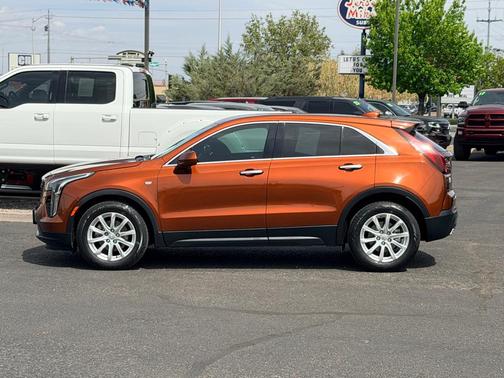 Autumn Metallic 2019 Cadillac XT4 Luxury