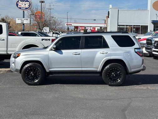 2024 Toyota 4Runner TRD Off Road