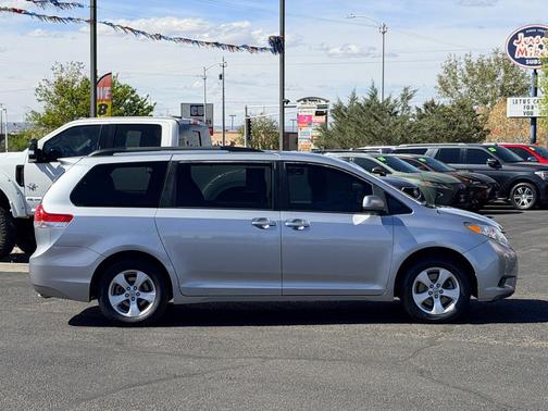 2012 Toyota Sienna LE