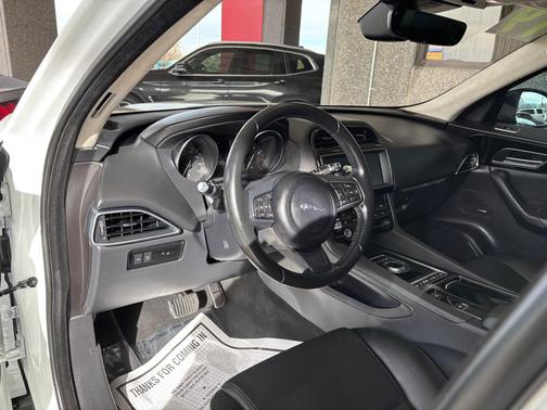 2019 Jaguar F-PACE 25t Premium