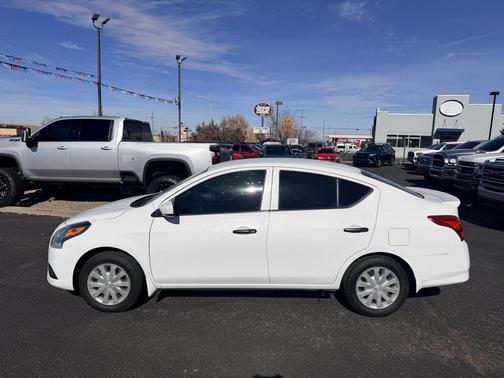 2016 Nissan Versa 1.6 S+