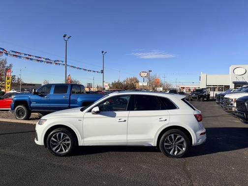 2023 Audi Q5 45 S line Premium Plus