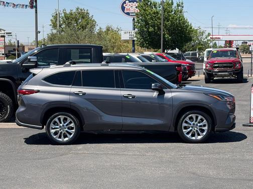 Magnetic Gray Metallic 2021 Toyota Highlander Limited