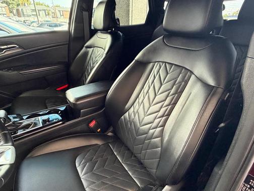 Dawning Red 2023 Kia Sportage X-Line