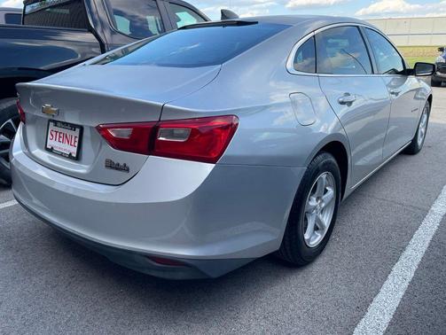Silver Ice Metallic 2017 Chevrolet Malibu 1LS