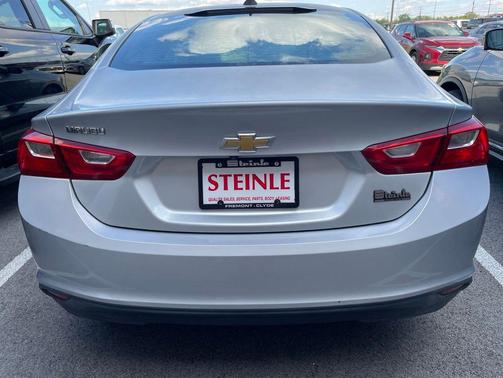 Silver Ice Metallic 2017 Chevrolet Malibu 1LS