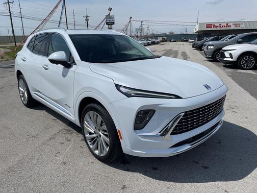 Iridescent White Tricoat 2026 Buick Envision Avenir AWD