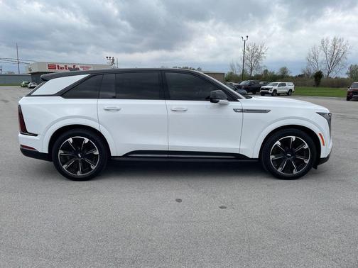 2025 Cadillac Escalade IQ Sport 2