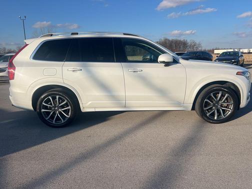 2019 Volvo XC90 T5 Momentum