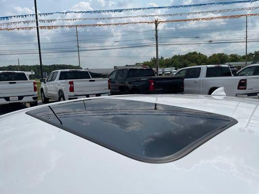 Summit White 2026 Buick Envista Sport Touring FWD