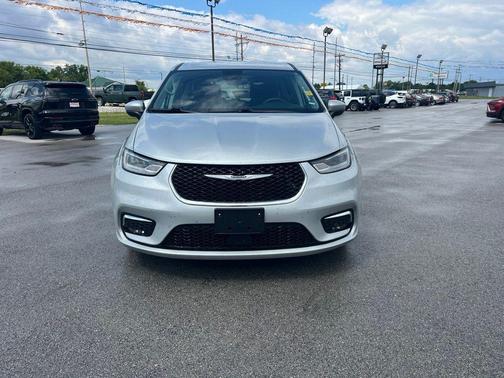 Silver Mist Clearcoat 2023 Chrysler Pacifica Touring L