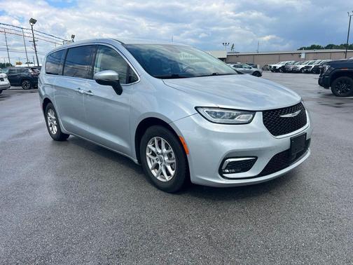 Silver Mist Clearcoat 2023 Chrysler Pacifica Touring L