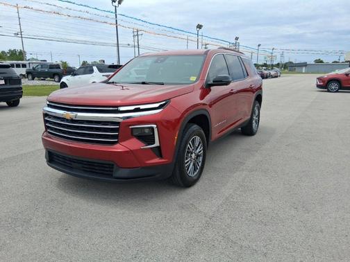 Radiant Red Tintcoat 2024 Chevrolet Traverse LT
