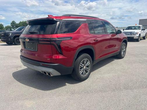 Radiant Red Tintcoat 2024 Chevrolet Traverse LT