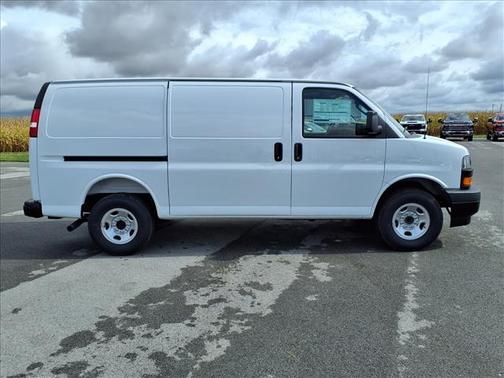 2025 Chevrolet Express 2500 RWD 2500 Regular Wheelbase WT