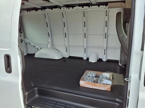 2025 Chevrolet Express 2500 RWD 2500 Regular Wheelbase WT