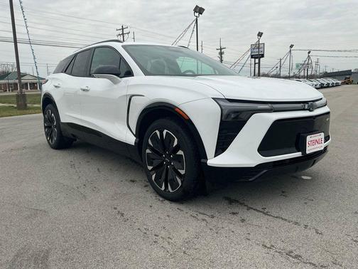 Summit White 2024 Chevrolet Blazer EV eAWD RS