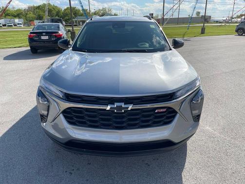 Sterling Gray Metallic 2026 Chevrolet Trax FWD 2RS