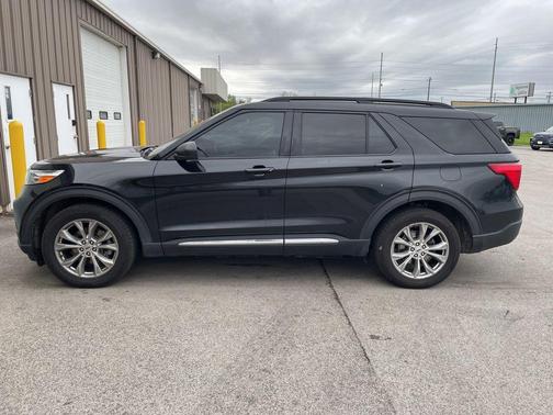 Agate Black Metallic 2021 Ford Explorer XLT