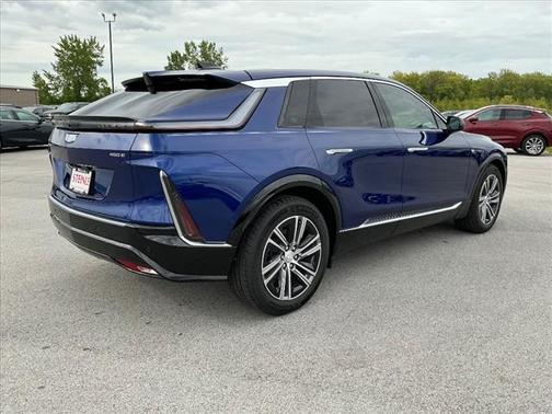 2024 Cadillac LYRIQ Luxury 3