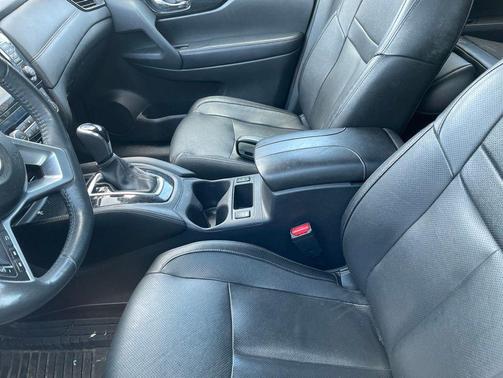 Gun Metallic 2017 Nissan Rogue SL