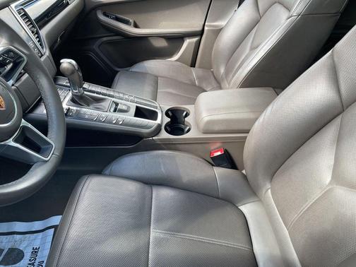 Gray 2018 Porsche Macan Macan