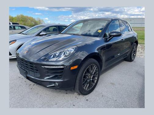 Gray 2018 Porsche Macan Macan