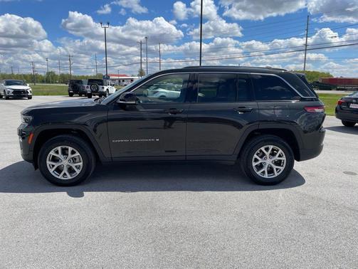 Rocky Mountain Pearlcoat 2023 Jeep Grand Cherokee Limited