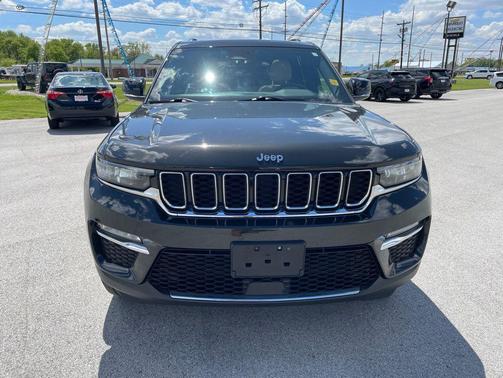Rocky Mountain Pearlcoat 2023 Jeep Grand Cherokee Limited