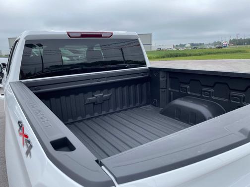 Summit White 2026 Chevrolet Silverado 1500 RST