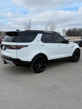2023 Land Rover Discovery P360 Metropolitan Edition