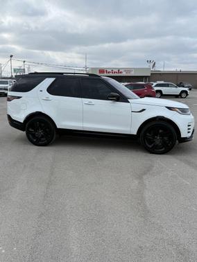 2023 Land Rover Discovery P360 Metropolitan Edition