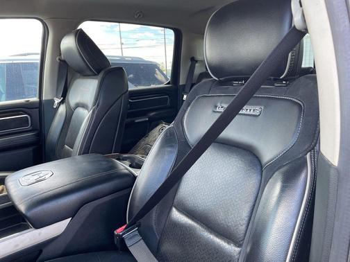 Bright White Clearcoat 2022 RAM 1500 Laramie