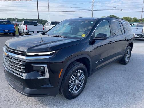 Mosaic Black Metallic 2026 Chevrolet Traverse LT
