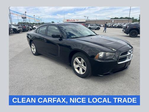 Pitch Black 2013 Dodge Charger SE