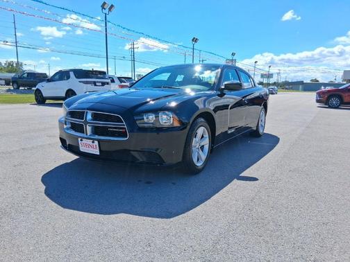 Pitch Black 2013 Dodge Charger SE