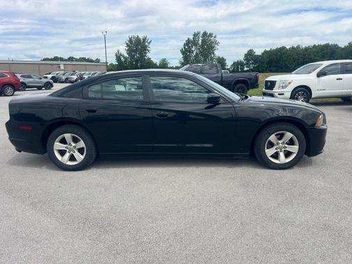 Pitch Black 2013 Dodge Charger SE