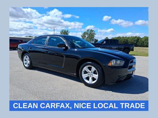 Pitch Black 2013 Dodge Charger SE