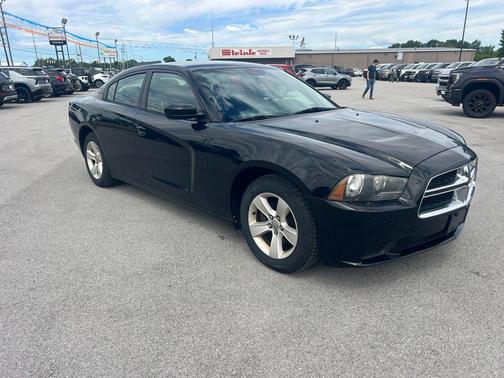 Pitch Black 2013 Dodge Charger SE