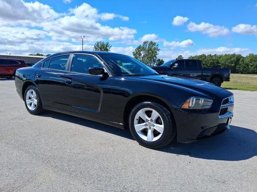 Pitch Black 2013 Dodge Charger SE