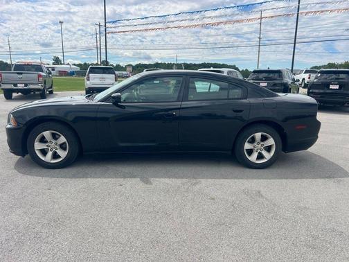 Pitch Black 2013 Dodge Charger SE