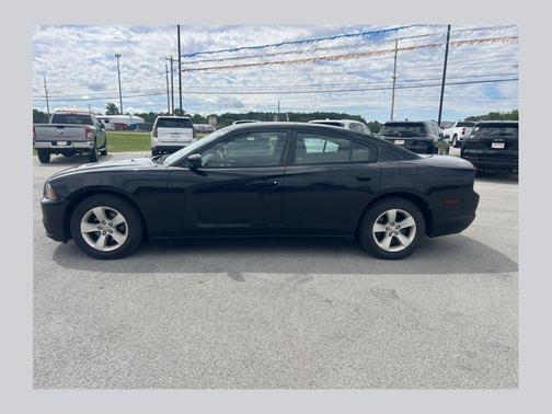 Pitch Black 2013 Dodge Charger SE