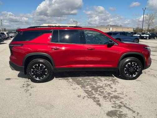 Radiant Red Tintcoat 2026 Chevrolet Traverse AWD Z71