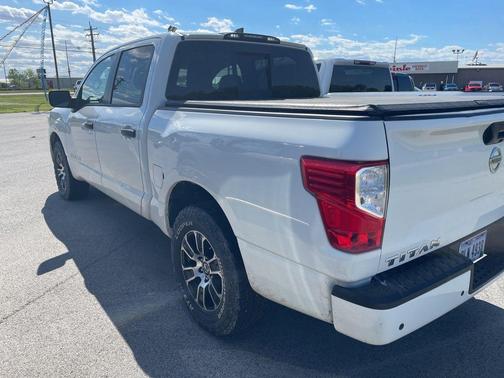 Glacier White 2022 Nissan Titan SV