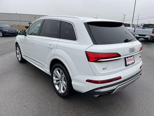 Carrara White 2025 Audi Q7 55 Premium Plus