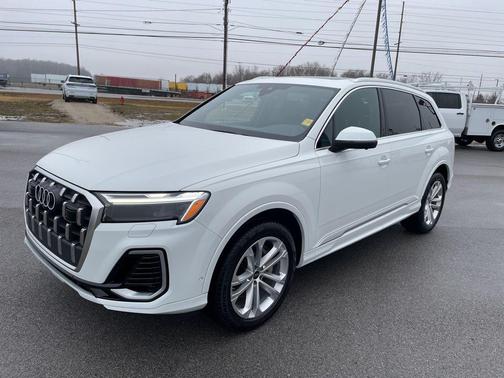 2025 Audi Q7 55 Premium Plus