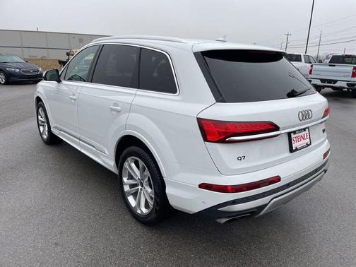 2025 Audi Q7 55 Premium Plus
